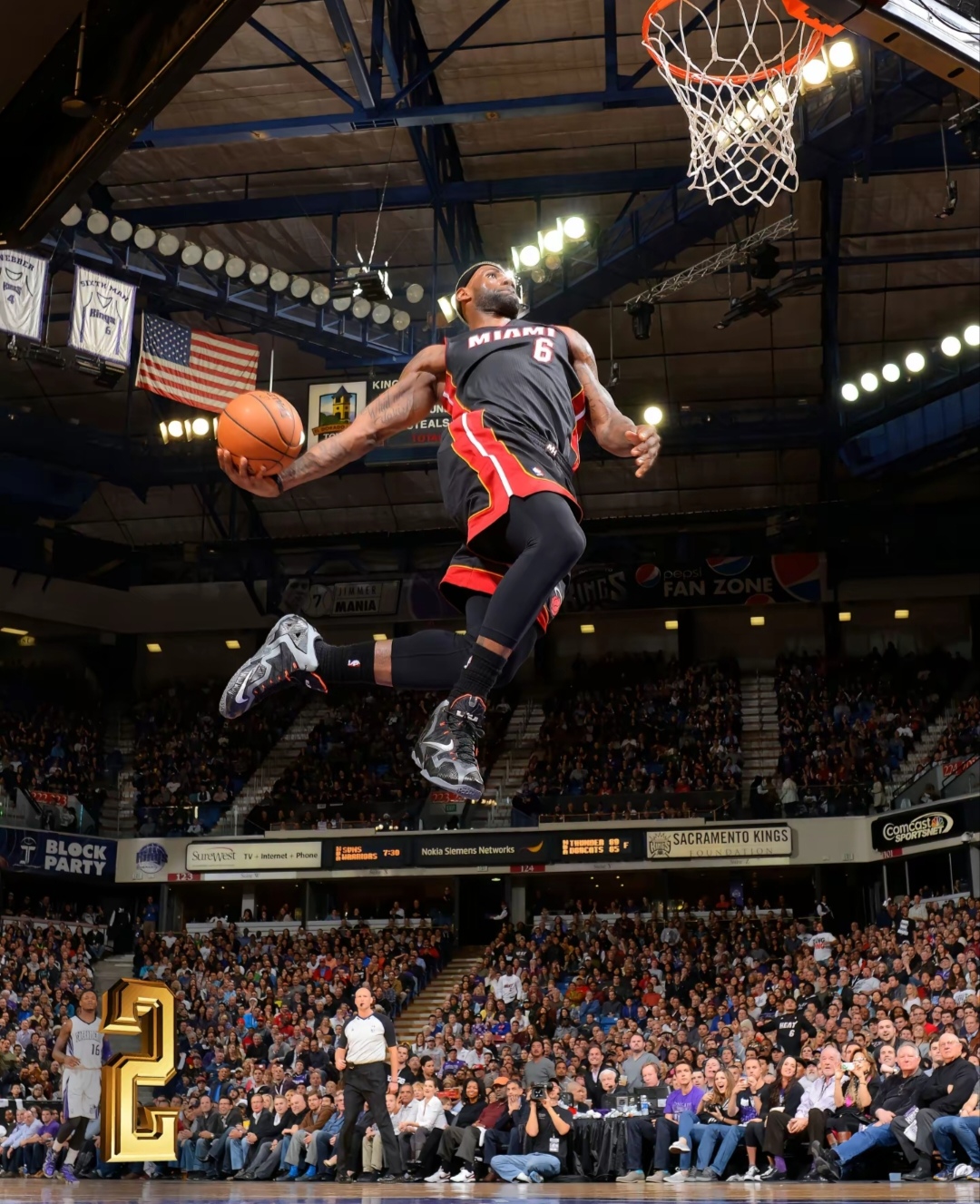 詹姆斯险胜巴特勒,狂砍50分关键表现点燃全场!的简单介绍 詹姆斯险胜巴特勒,狂砍50分关键表现点燃全场!的简单介绍